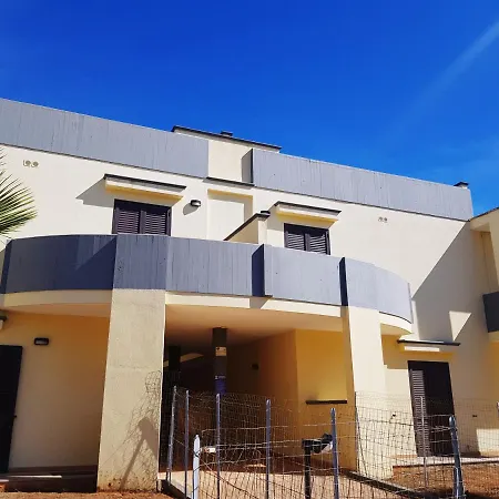 מלון דירות Ionian 3*